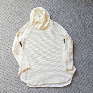 Cream/Ivory turtleneck sweater